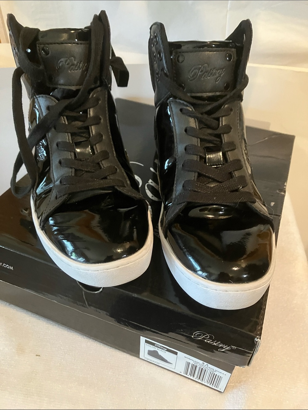 Pastry Pop Tart Women’s 8.5 Glitter High-Top Dance Lace up Sneakers w/box